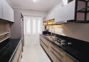 Foto 1 de Apartamento com 4 Quartos para alugar, 176m² em Beira Mar, Florianópolis