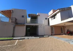 Foto 1 de Sobrado com 3 Quartos à venda, 129m² em Jardim Esperanca, Londrina