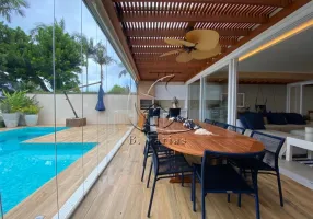 Foto 1 de Apartamento com 4 Quartos à venda, 220m² em Praia de Juquehy, São Sebastião
