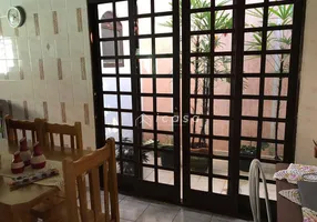 Foto 1 de Casa com 3 Quartos à venda, 300m² em Vila Bandeirantes, Caçapava