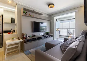 Foto 1 de Apartamento com 2 Quartos à venda, 70m² em Vila Anastácio, São Paulo