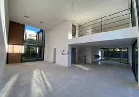 Foto 1 de Casa de Condomínio com 3 Quartos à venda, 560m² em Alto de Pinheiros, São Paulo