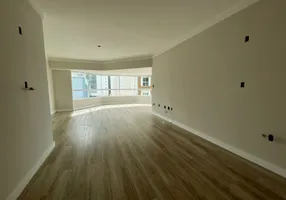 Foto 1 de Apartamento com 3 Quartos à venda, 120m² em Centro, Balneário Camboriú