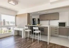 Foto 1 de Apartamento com 2 Quartos à venda, 70m² em Menino Deus, Porto Alegre