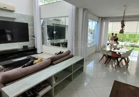 Foto 1 de Casa com 3 Quartos para alugar, 286m² em Jurerê, Florianópolis