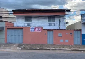 Foto 1 de Sobrado com 4 Quartos à venda, 420m² em Vila Canaa, Goiânia