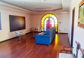 Foto 1 de Casa com 4 Quartos para alugar, 460m² em Nova Cachoeirinha, Belo Horizonte