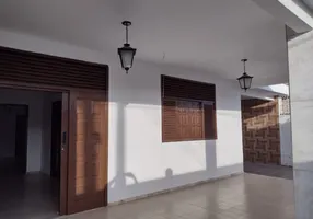 Foto 1 de Casa com 4 Quartos para alugar, 350m² em Gruta de Lourdes, Maceió