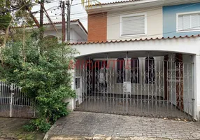 Foto 1 de Sobrado com 3 Quartos para alugar, 140m² em Vila Romero, São Paulo