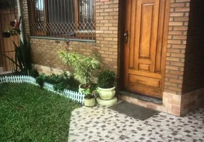 Foto 1 de Casa com 3 Quartos à venda, 170m² em Jardim Itú Sabará, Porto Alegre