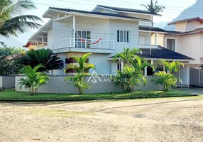 Foto 1 de Casa com 4 Quartos para venda ou aluguel, 290m² em Mar Verde, Caraguatatuba