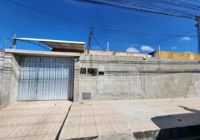Foto 1 de Casa com 5 Quartos para venda ou aluguel, 396m² em Vila União, Fortaleza