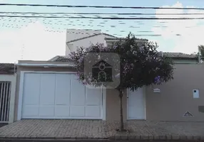 Foto 1 de Casa com 3 Quartos à venda, 229m² em Jardim Karaíba, Uberlândia