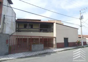 Foto 1 de Sobrado com 3 Quartos à venda, 300m² em Santana, Pindamonhangaba