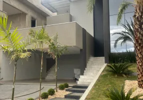 Foto 1 de Casa de Condomínio com 4 Quartos à venda, 369m² em Residencial Marília, Senador Canedo