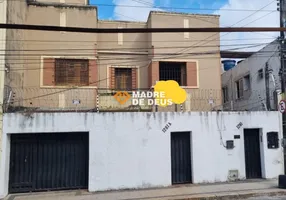 Foto 1 de Sobrado com 3 Quartos à venda, 242m² em Centro, Fortaleza