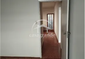 Foto 1 de Casa com 2 Quartos para alugar, 105m² em Centro, Uberlândia