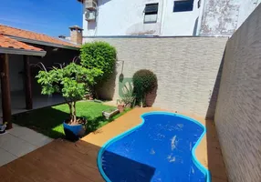 Foto 1 de Casa com 3 Quartos à venda, 161m² em Cidade Jardim, Uberlândia