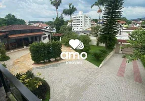 Foto 1 de Casa com 3 Quartos à venda, 400m² em Jardim Maluche, Brusque