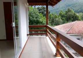 Foto 1 de Casa com 2 Quartos à venda, 180m² em Retiro, Petrópolis
