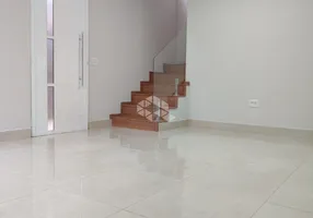 Foto 1 de Sobrado com 2 Quartos à venda, 125m² em Chácara Adriana Aparecida, Carapicuíba