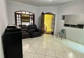 Foto 1 de Sobrado com 3 Quartos à venda, 212m² em Alves Dias, São Bernardo do Campo