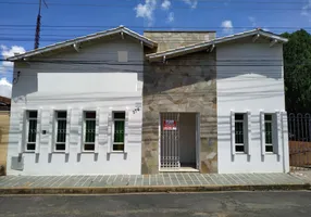 Foto 1 de Casa com 1 Quarto à venda, 127m² em Centro, Araxá