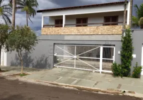 Foto 1 de Casa com 4 Quartos à venda, 251m² em Jardim Imperador, Araraquara