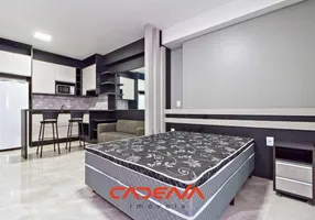 Foto 1 de Apartamento com 1 Quarto para alugar, 30m² em Centro, Curitiba