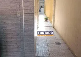 Foto 1 de Casa com 2 Quartos para alugar, 70m² em Vila Mazzei, Santo André