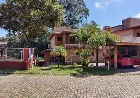 Foto 1 de Casa de Condomínio com 3 Quartos à venda, 320m² em Granja Viana, Carapicuíba