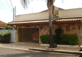 Foto 1 de Casa com 4 Quartos para alugar, 280m² em Nucleo Residencial Silvio Vilari, São Carlos