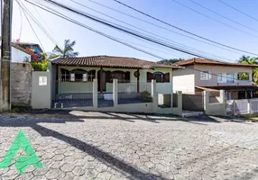 Foto 1 de Casa com 4 Quartos à venda, 226m² em Água Verde, Blumenau