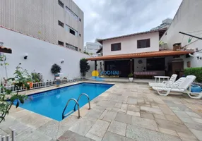 Foto 1 de Casa com 5 Quartos à venda, 240m² em Tombo, Guarujá