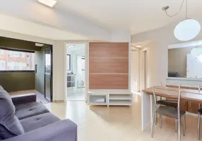Foto 1 de Apartamento com 2 Quartos à venda, 50m² em Água Verde, Curitiba
