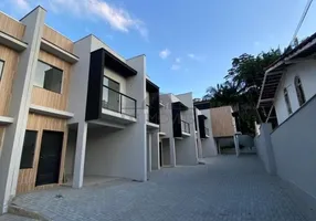 Foto 1 de Casa com 3 Quartos à venda, 77m² em Santa Catarina, Joinville