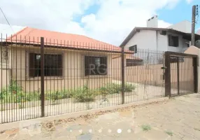 Foto 1 de Casa com 3 Quartos à venda, 195m² em Santa Maria Goretti, Porto Alegre