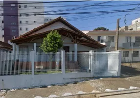 Foto 1 de Casa com 3 Quartos para alugar, 160m² em Centro, Ponta Grossa