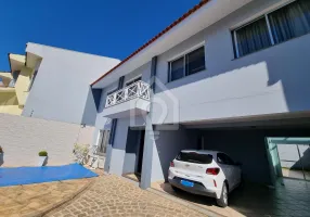 Foto 1 de Sobrado com 4 Quartos para alugar, 250m² em Órfãs, Ponta Grossa