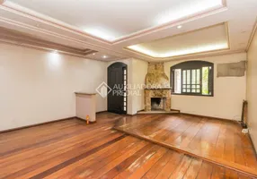 Foto 1 de Casa com 4 Quartos para alugar, 306m² em Jardim São Pedro, Porto Alegre