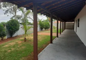 Foto 1 de Fazenda/Sítio com 3 Quartos à venda, 300m² em Zona Rural, Laranjal Paulista