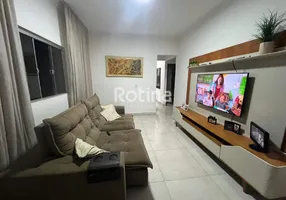 Foto 1 de Casa com 3 Quartos à venda, 190m² em Planalto, Uberlândia