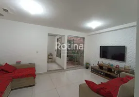 Foto 1 de Casa com 3 Quartos à venda, 174m² em Granada, Uberlândia