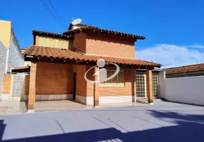 Foto 1 de Casa com 4 Quartos à venda, 139m² em Tabajaras, Uberlândia