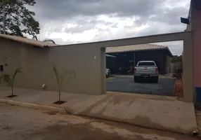 Foto 1 de Casa com 2 Quartos à venda, 250m² em , Três Marias