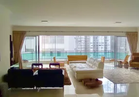 Foto 1 de Apartamento com 4 Quartos à venda, 240m² em Pitangueiras, Guarujá