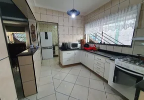 Foto 1 de Sobrado com 3 Quartos à venda, 133m² em Planalto, São Bernardo do Campo