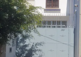 Foto 1 de Casa com 2 Quartos para alugar, 100m² em Centro, Juiz de Fora