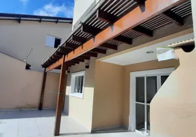 Foto 1 de Sobrado com 3 Quartos à venda, 200m² em Martim de Sa, Caraguatatuba