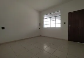 Foto 1 de Casa com 4 Quartos para alugar, 50m² em Minascaixa, Belo Horizonte